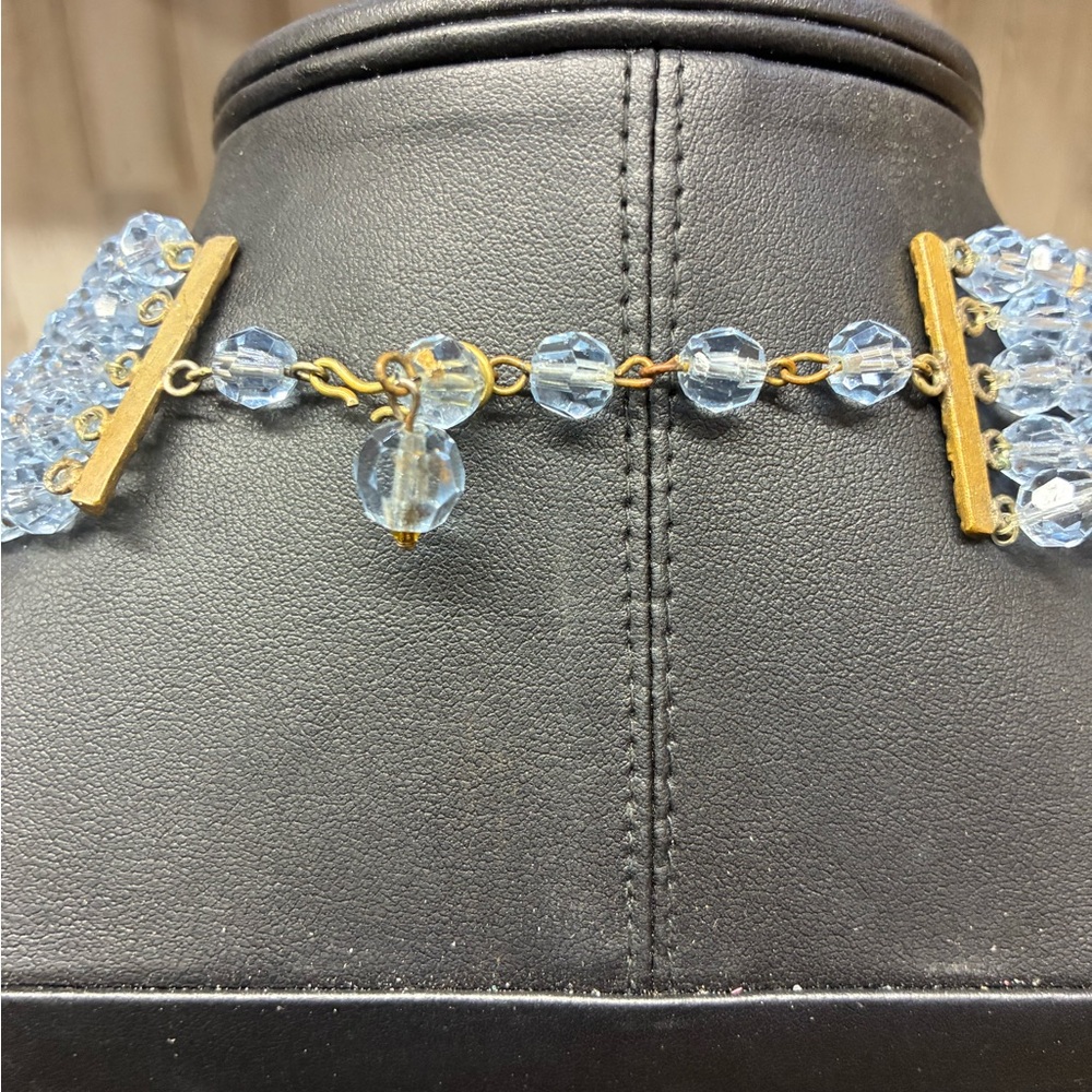 Elegant Blue and Gold crystal Necklace - Picture 2 of 2